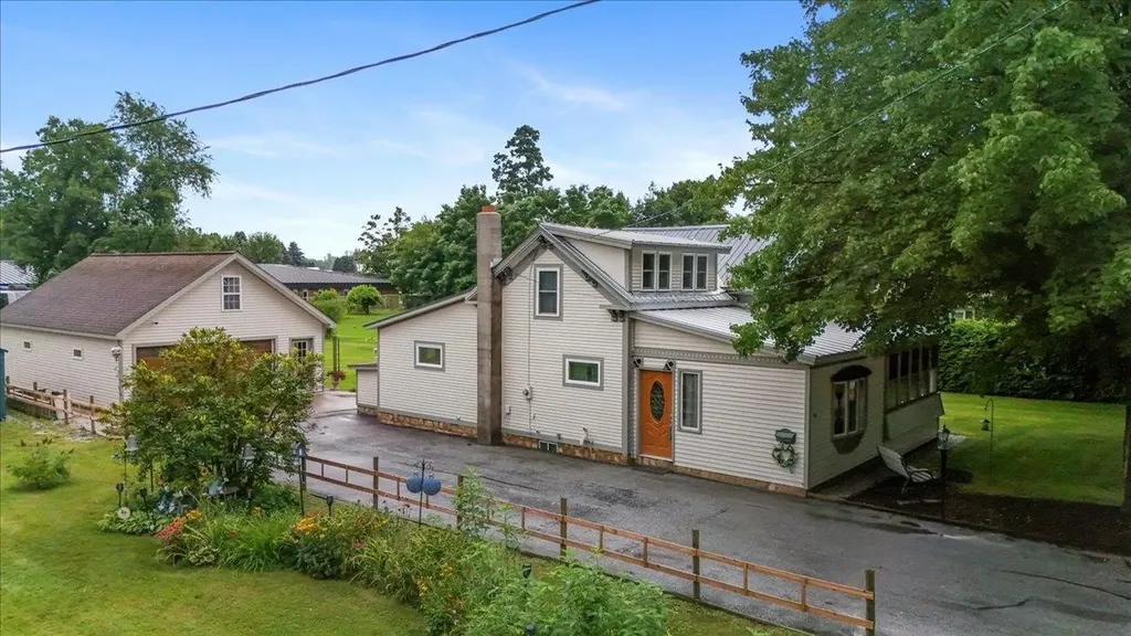 16 4th Street Swanton VT 05488-1233