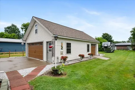 16 4th Street Swanton VT 05488-1233