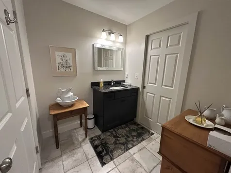 32 Apple Way Epping NH 03042