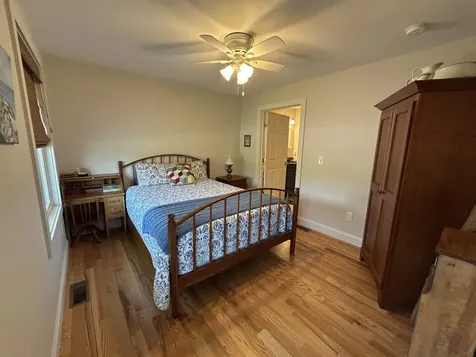 32 Apple Way Epping NH 03042