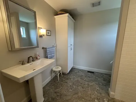 32 Apple Way Epping NH 03042