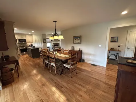 32 Apple Way Epping NH 03042