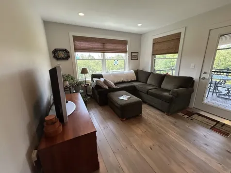 32 Apple Way Epping NH 03042