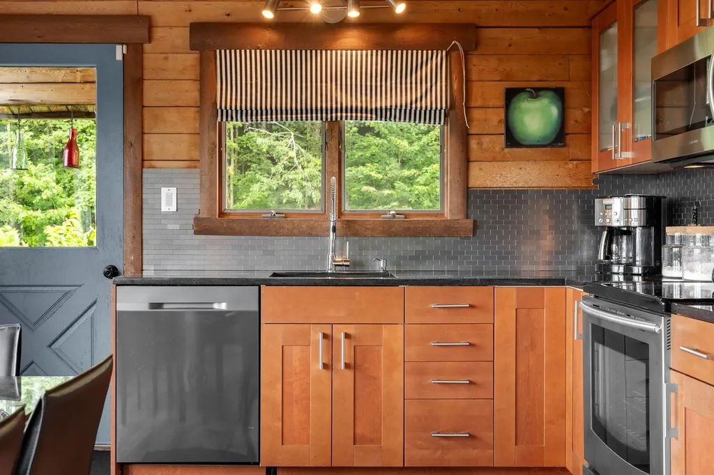 691 Dartt Hill Road Bethel VT 05032