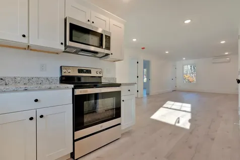 2 Cape Coral Way Rochester NH 03867