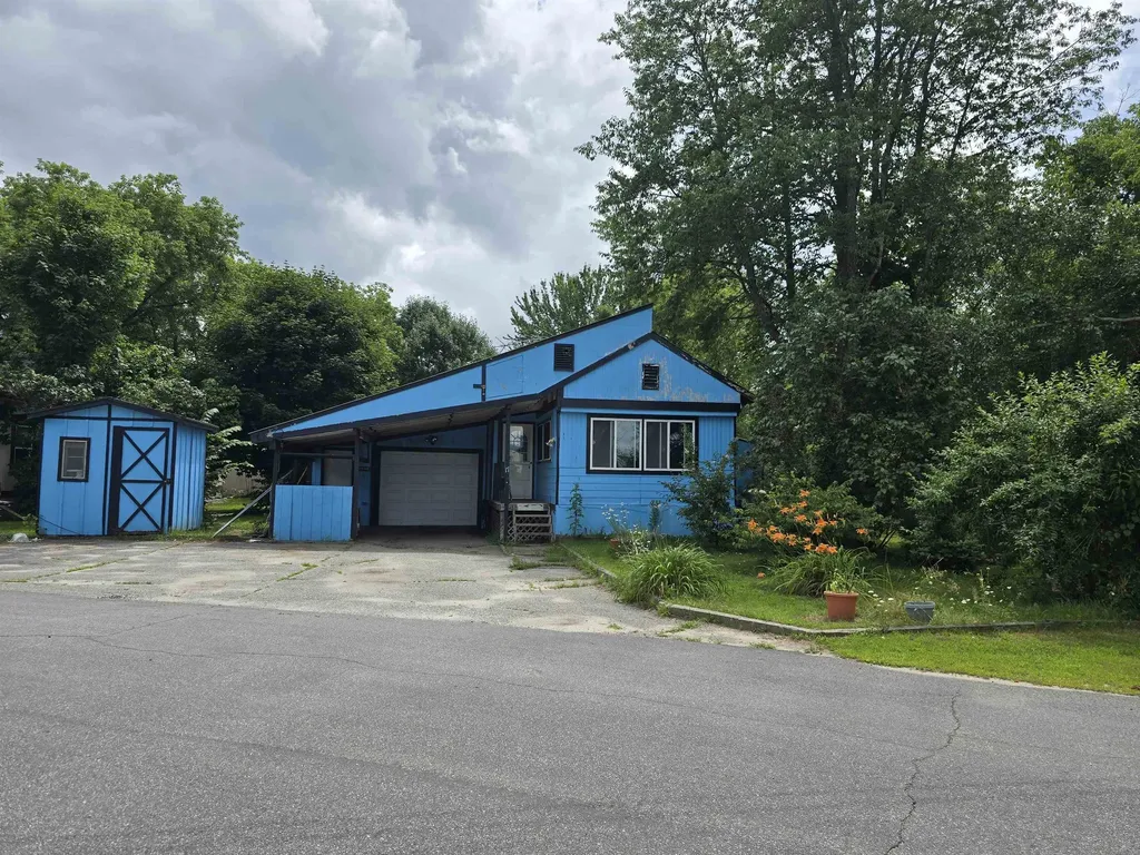 17 Putnam Road Newport NH 03773