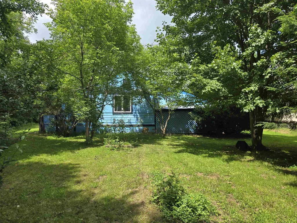 17 Putnam Road Newport NH 03773