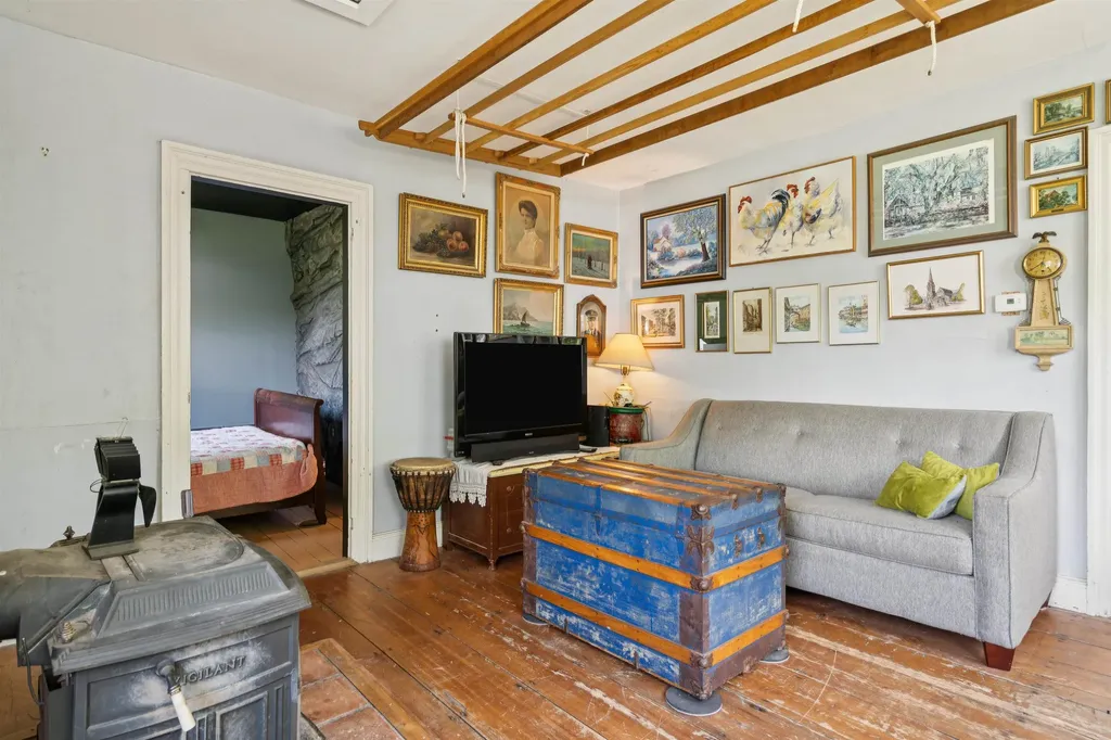 314 Vt Route 110 Tunbridge VT 05077