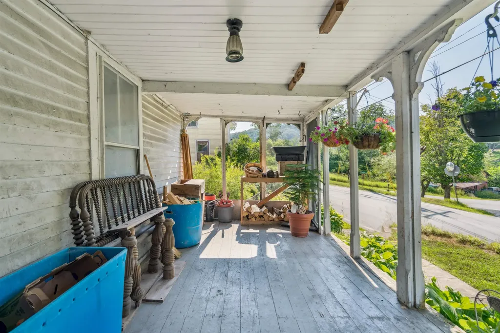 314 Vt Route 110 Tunbridge VT 05077