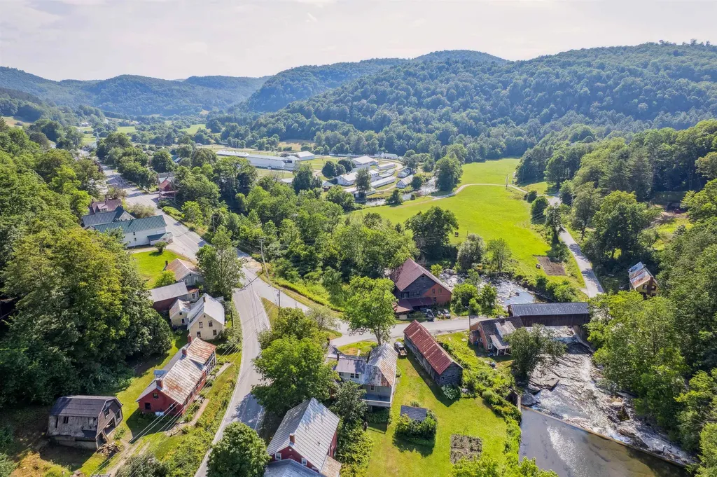 314 Vt Route 110 Tunbridge VT 05077