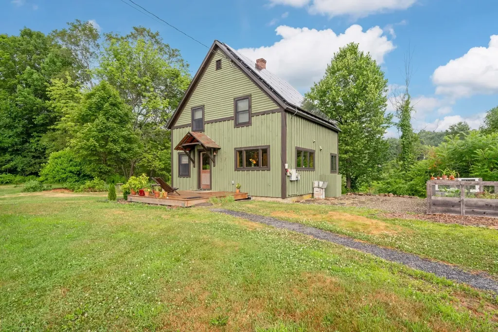 17 Grange Hall Road Acworth NH 03607