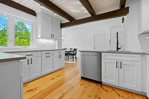 190 Vt Route 11 Peru VT 05152