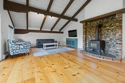 190 Vt Route 11 Peru VT 05152