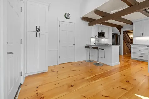 190 Vt Route 11 Peru VT 05152