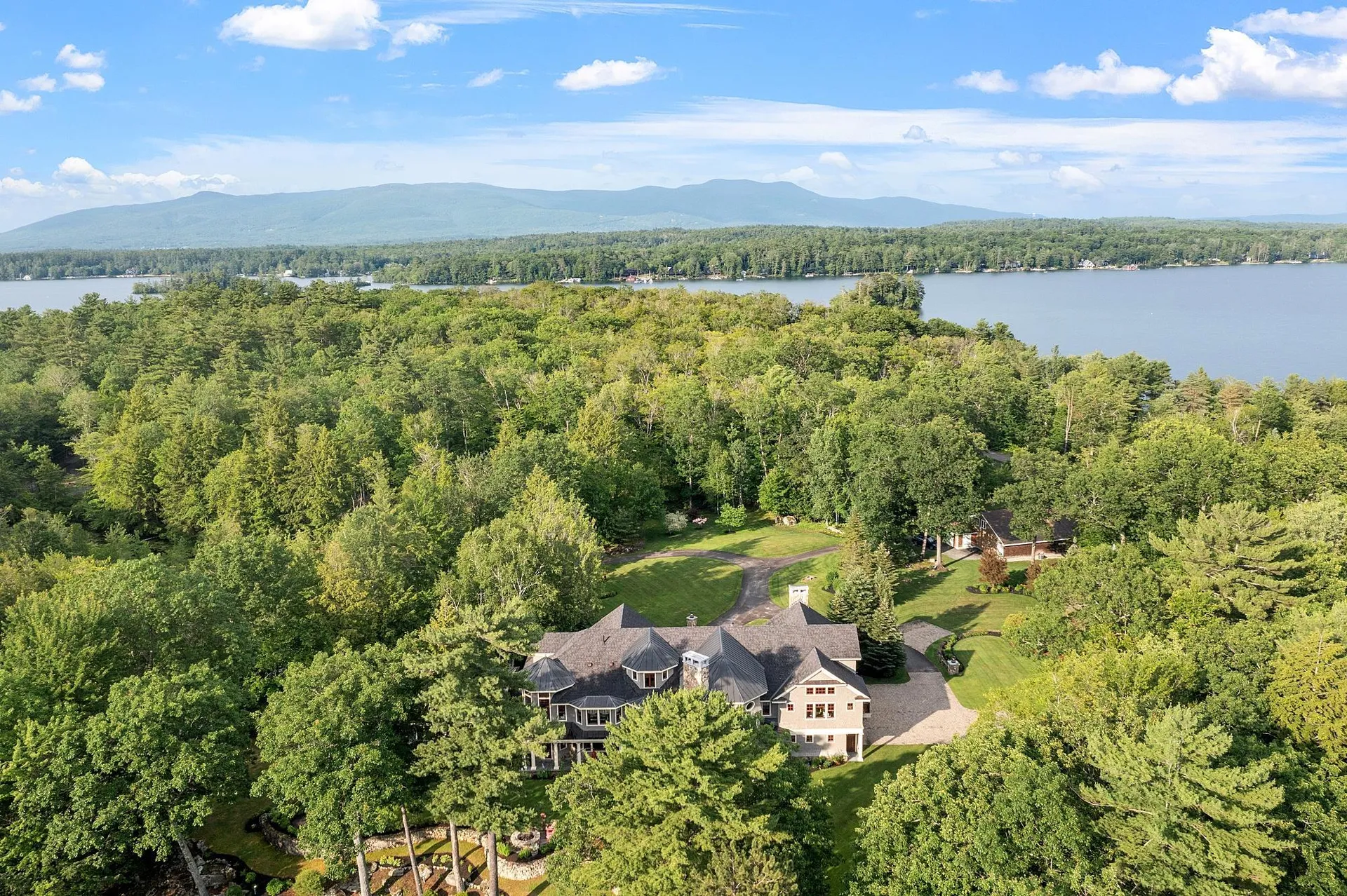 30 Leopard's Leap Road Meredith NH 03253