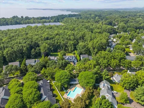 30 Eastman Farm Road Burlington VT 05408