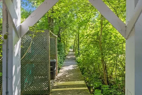 30 Eastman Farm Road Burlington VT 05408