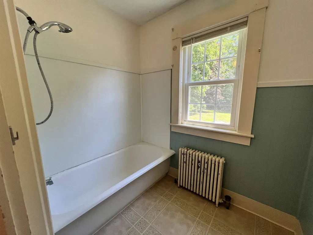 28 Old Wolfeboro Road Alton NH 03809