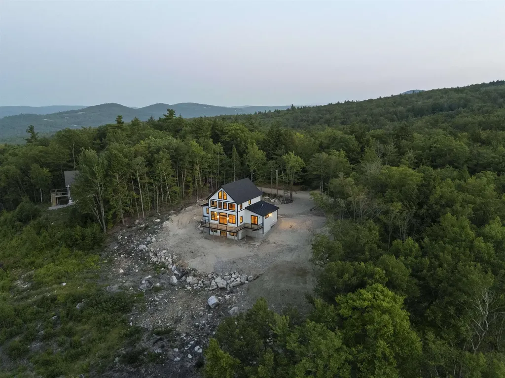 19 Passaconway Road Ossipee NH 03814