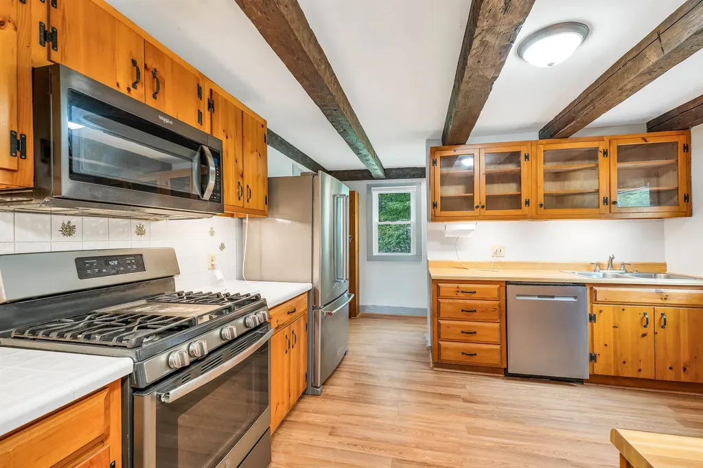 225 Simon Hill Road Effingham NH 03882