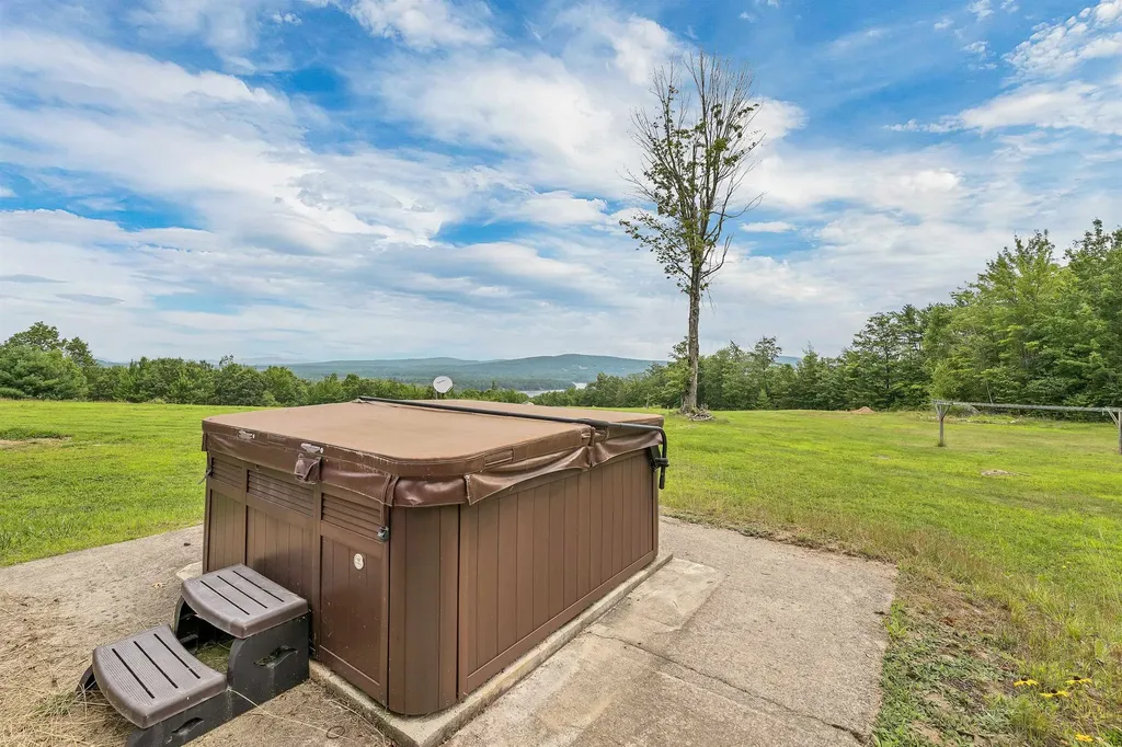 225 Simon Hill Road Effingham NH 03882