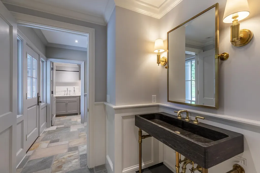 551 West Fields Road Manchester VT 05254