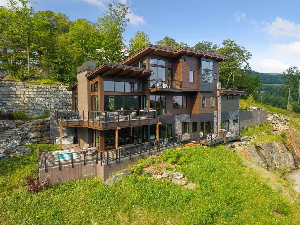 101 Switchback Lane Stowe VT 05672