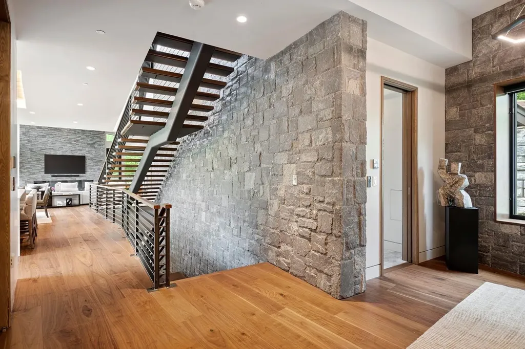 101 Switchback Lane Stowe VT 05672