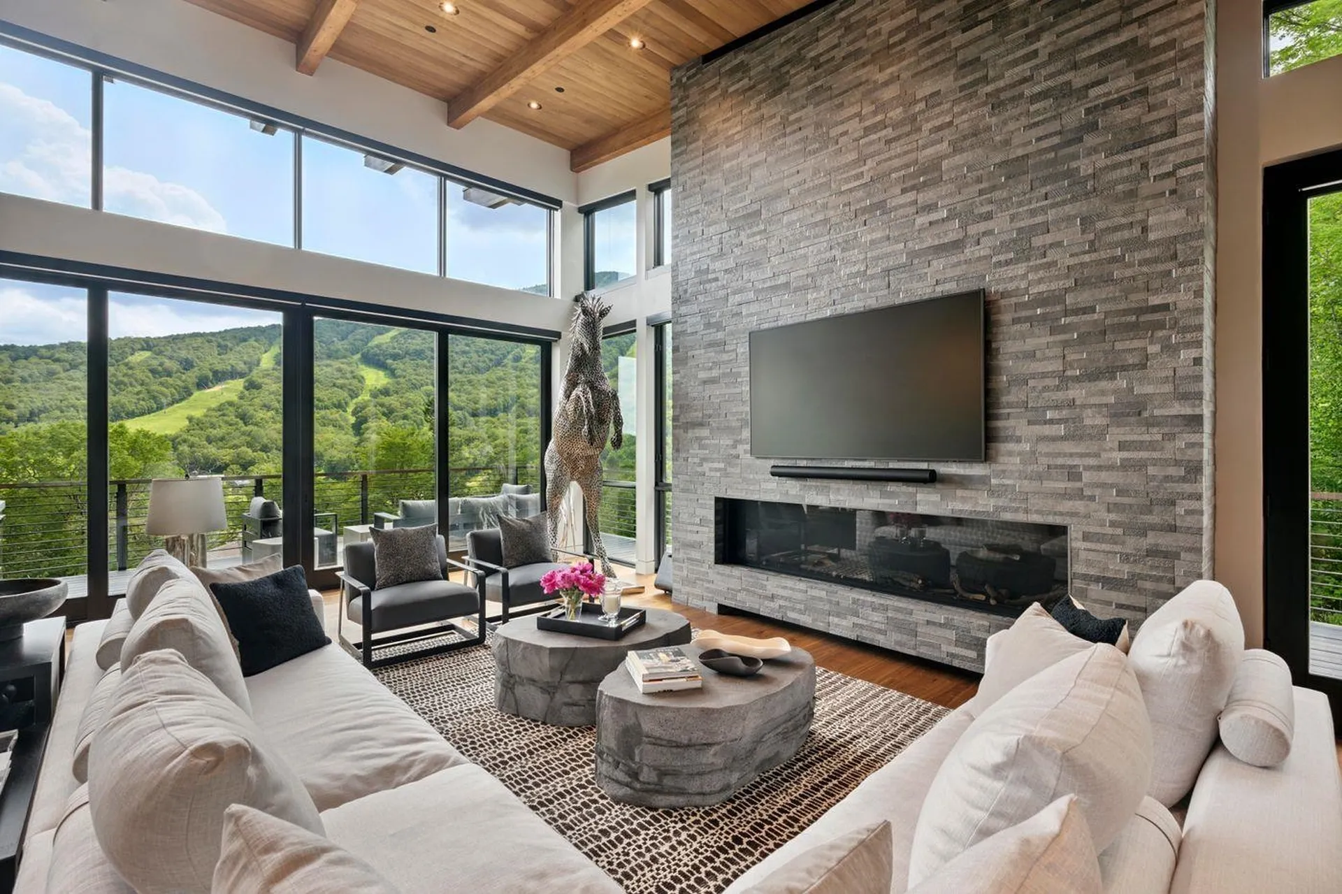 101 Switchback Lane Stowe VT 05672