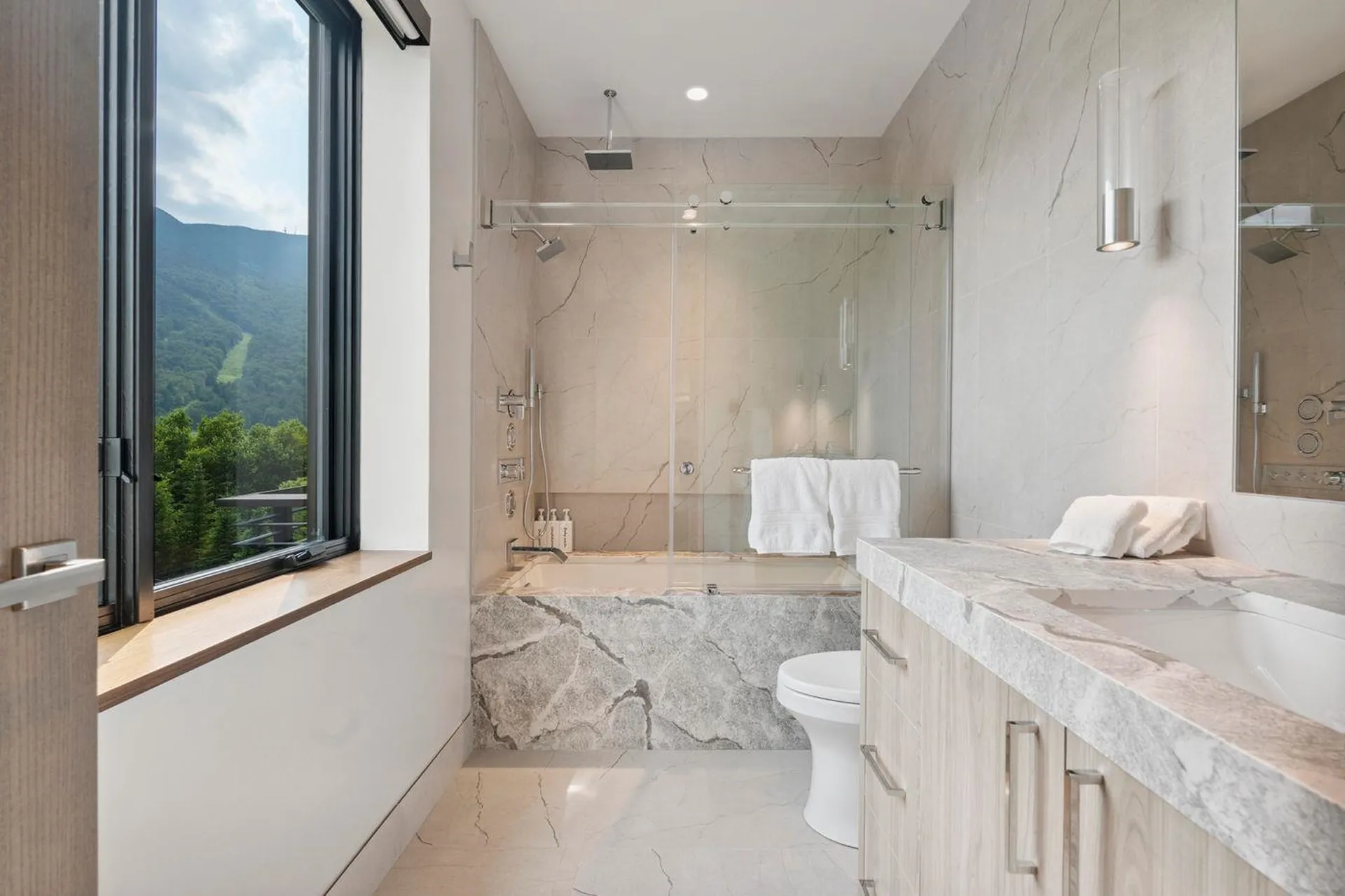 101 Switchback Lane Stowe VT 05672