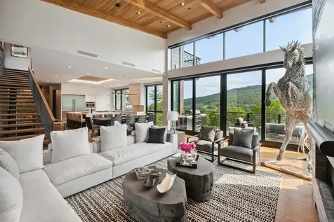 101 Switchback Lane Stowe VT 05672