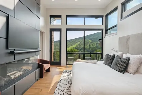 101 Switchback Lane Stowe VT 05672