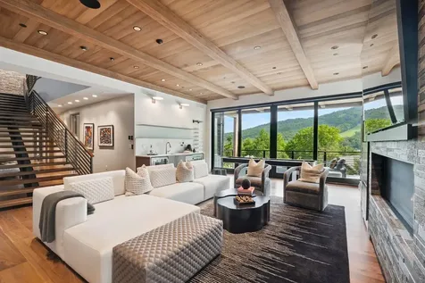 101 Switchback Lane Stowe VT 05672