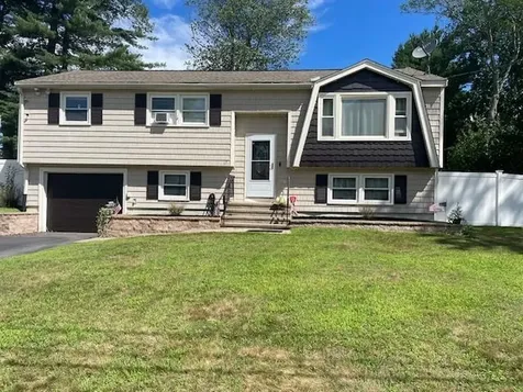 17 Dyer Avenue Salem NH 03079