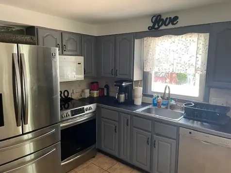17 Dyer Avenue Salem NH 03079
