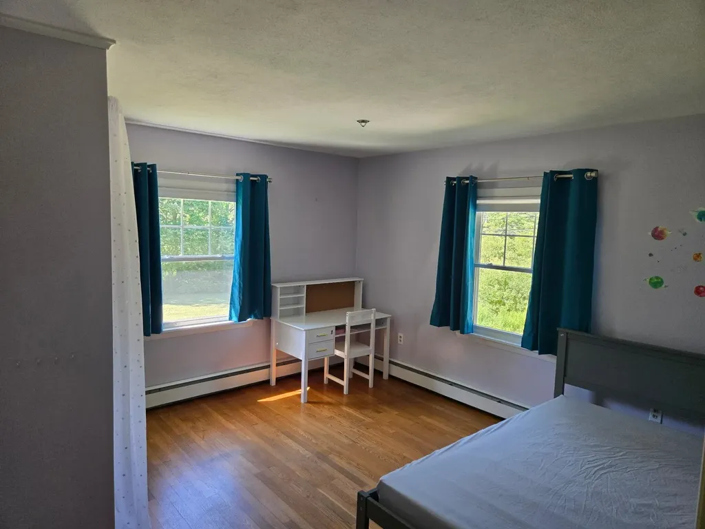 16 Knights Hill Road New London NH 03257