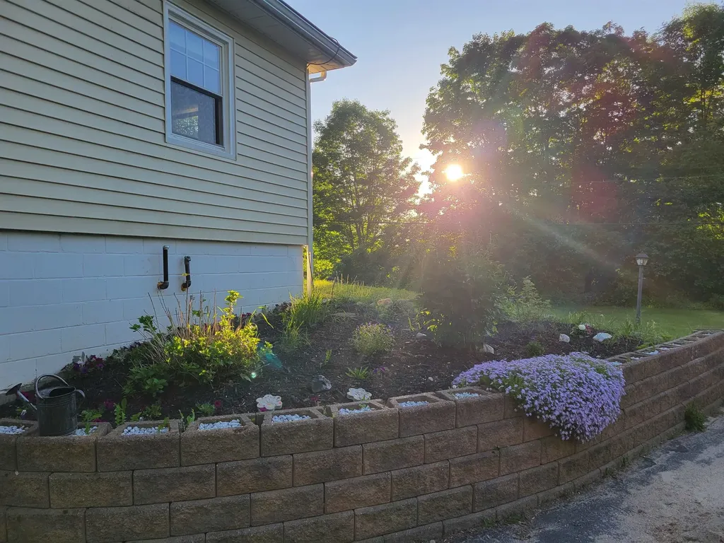 16 Knights Hill Road New London NH 03257