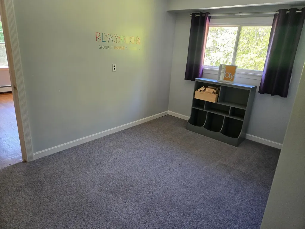 16 Knights Hill Road New London NH 03257