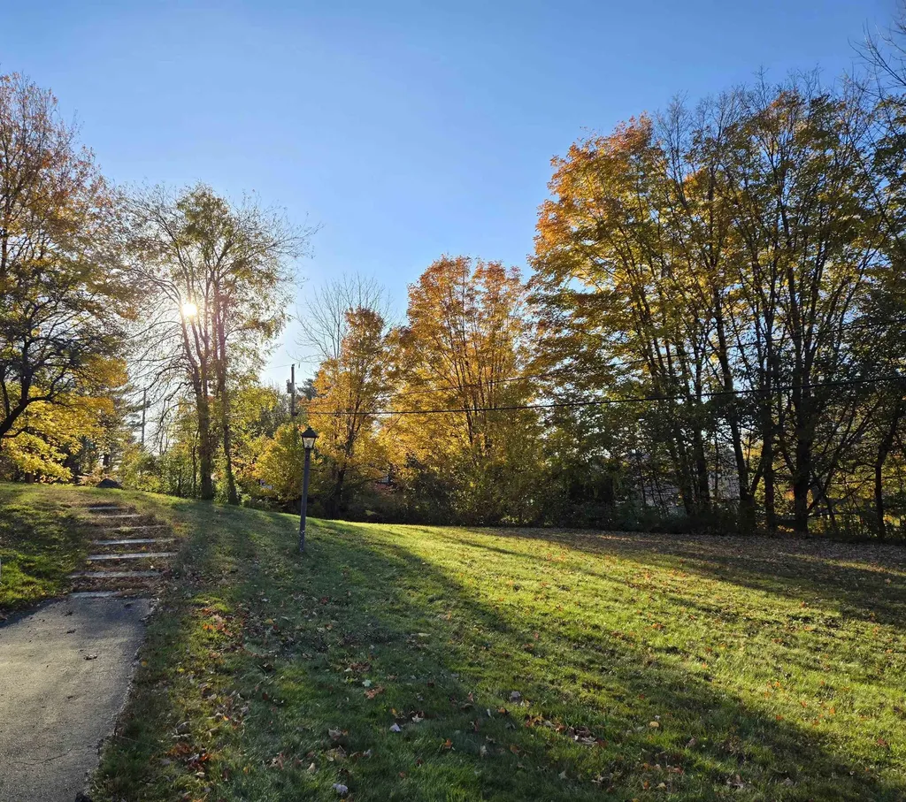 16 Knights Hill Road New London NH 03257