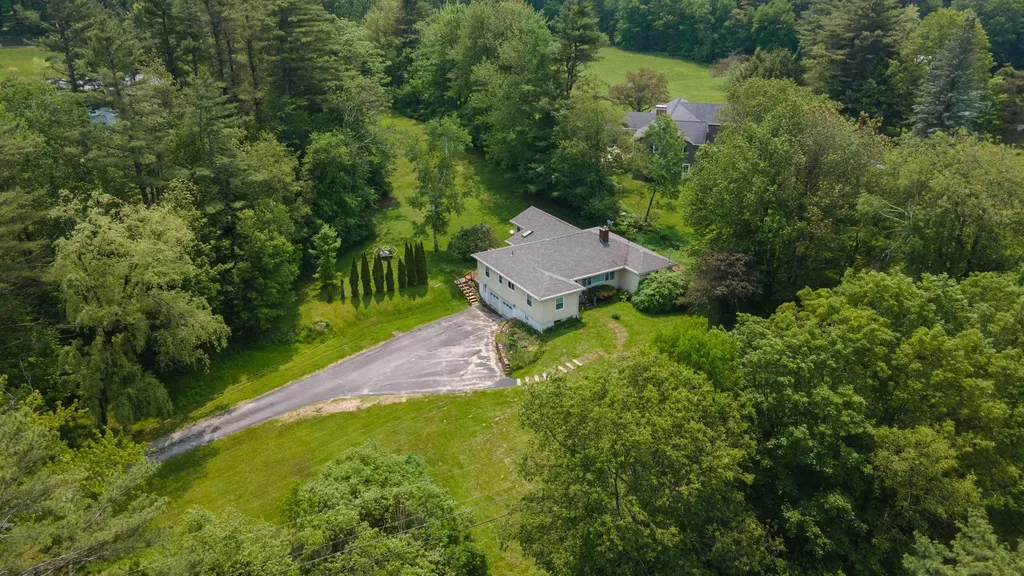 16 Knights Hill Road New London NH 03257