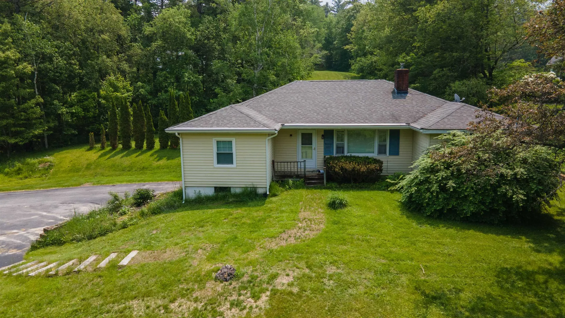 16 Knights Hill Road New London NH 03257