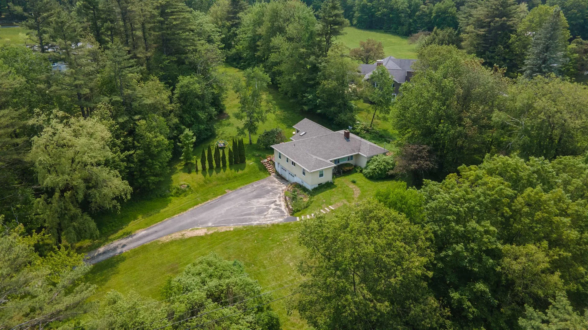 16 Knights Hill Road New London NH 03257