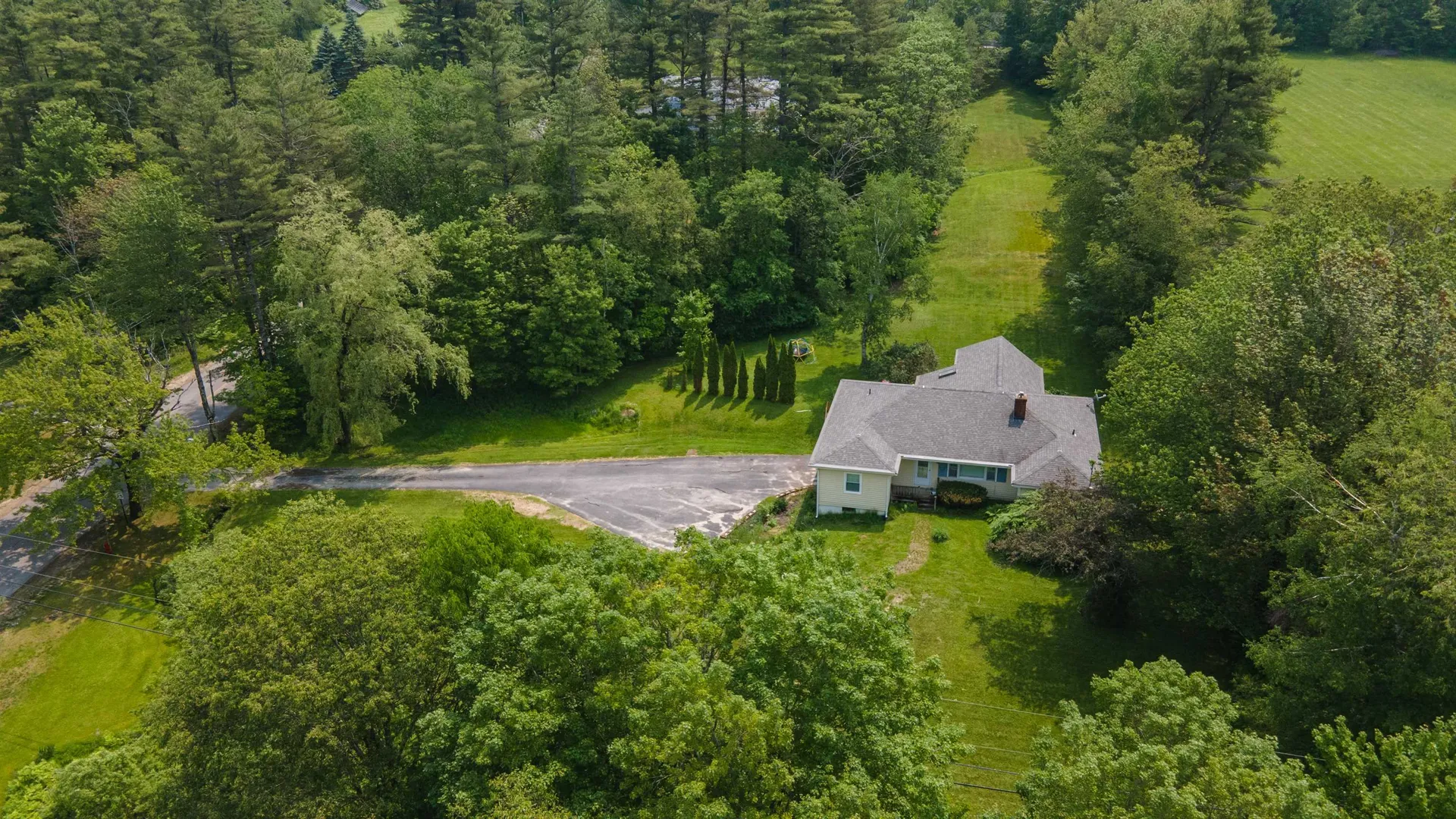 16 Knights Hill Road New London NH 03257