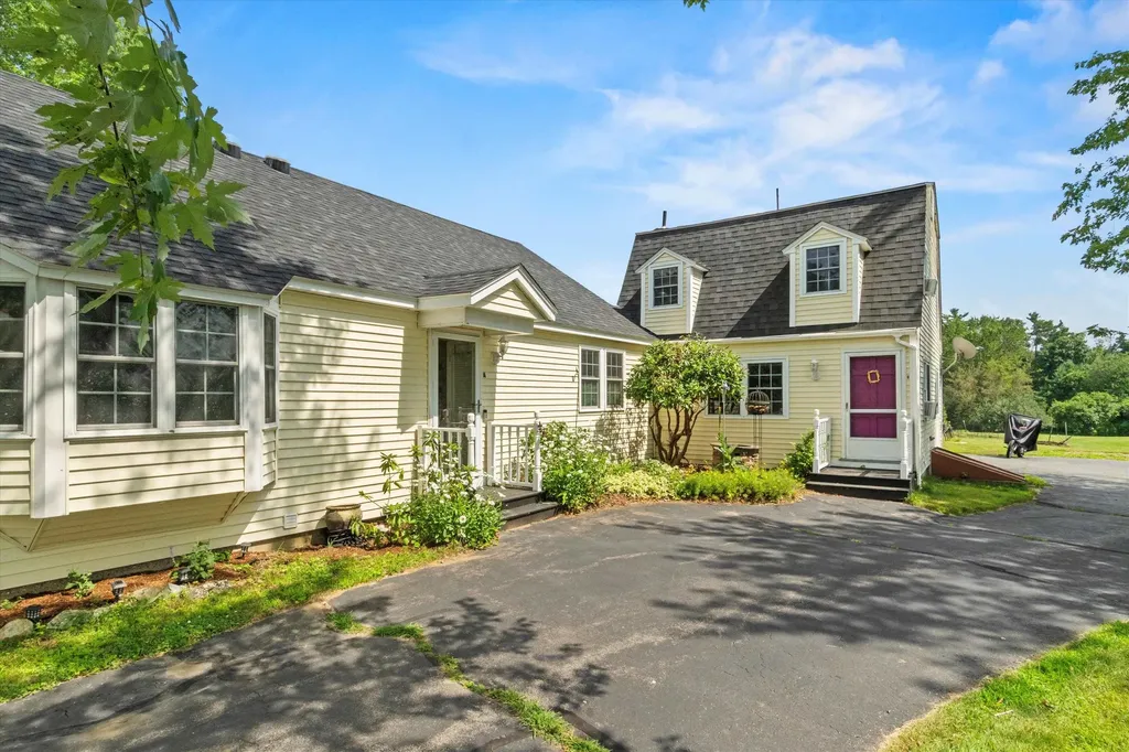 5 Lawrence Road Derry NH 03038