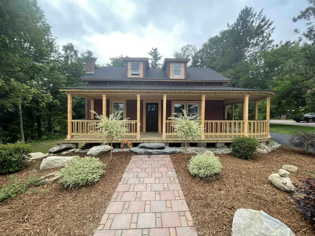 3277 Us Route 7 Pittsford VT 05763-9485