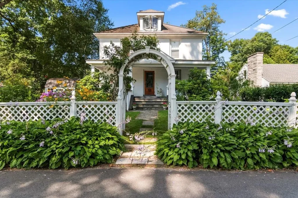 23 Robinson Avenue Bennington VT 05201