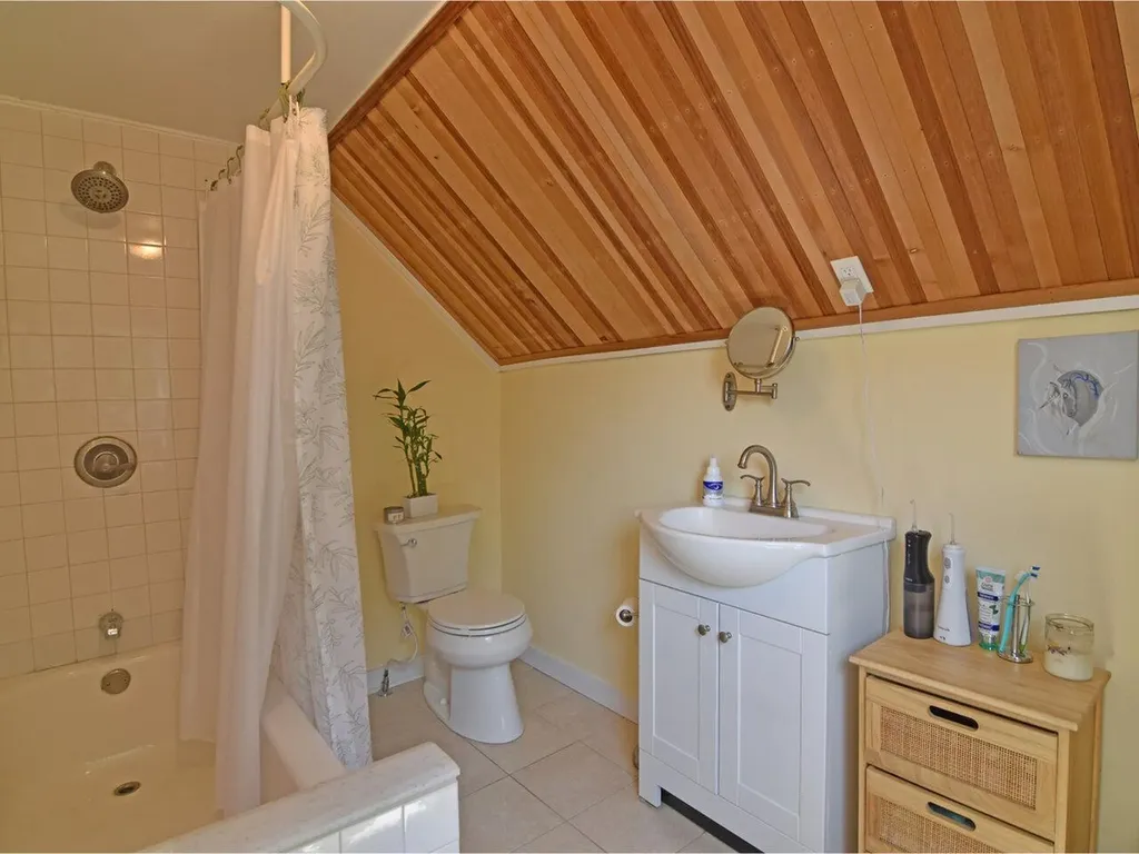 19 Spruce Street Burlington VT 05401