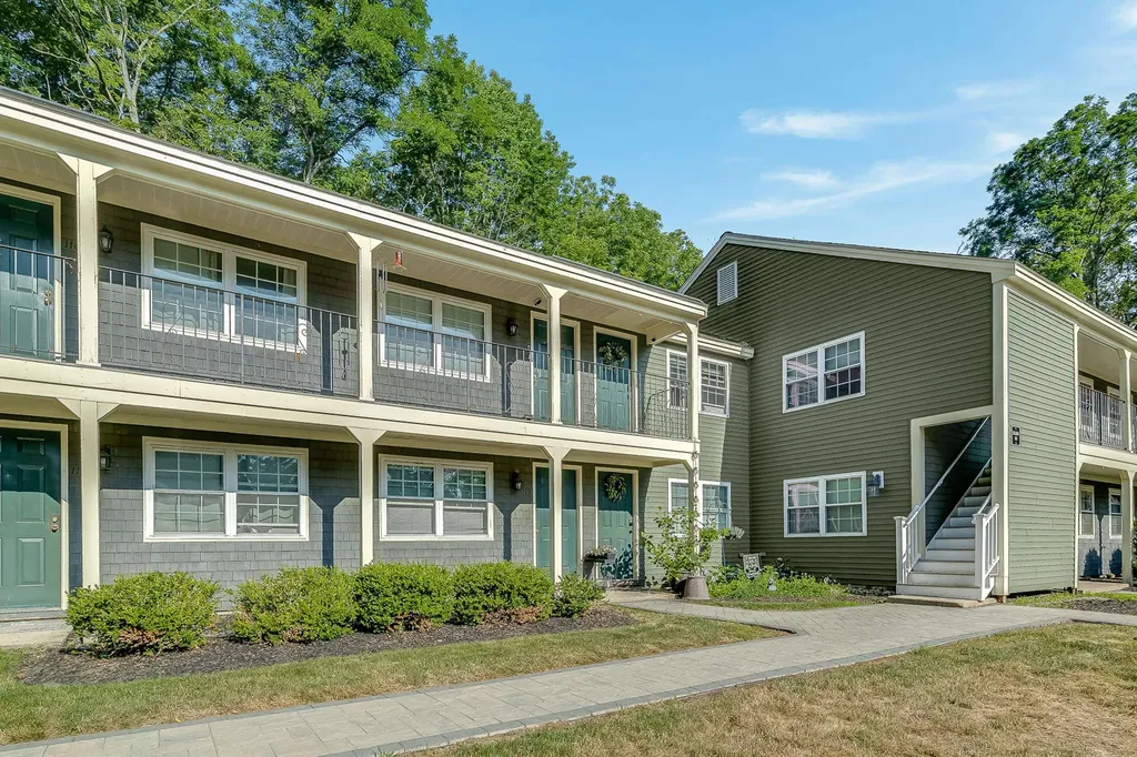 93 Henry Law Avenue Dover NH 03820