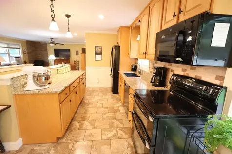 474 Colonial Drive Hartford VT 05001