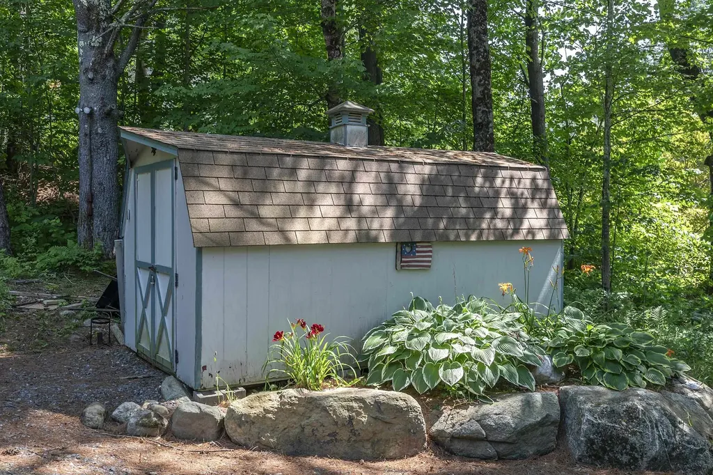 112 Robin Hill Road Townshend VT 05353